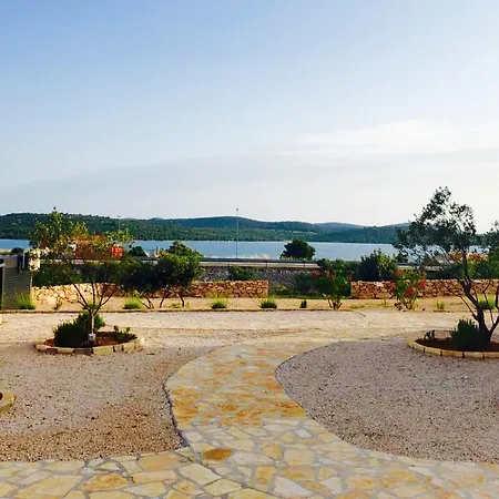 Camping Pirovac