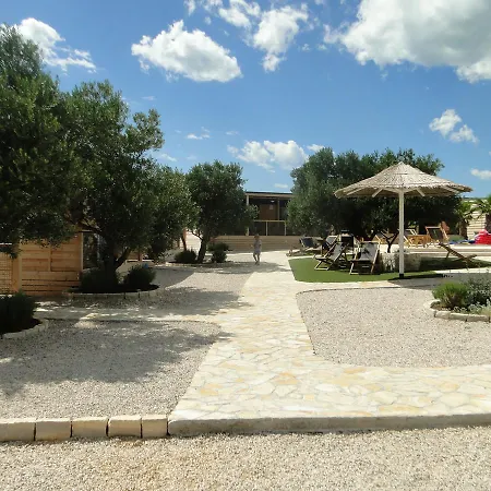 Camping Kompleks wypoczynkowy *