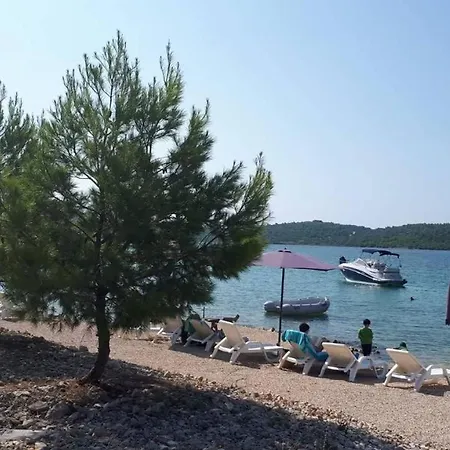 Camping *